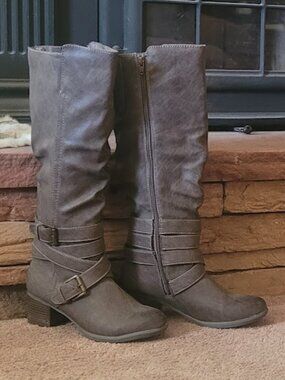 Size 8.5 -Women's Knee-High Boots With Buckle Straps And Side Zipper